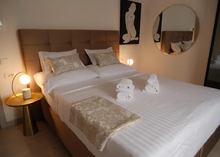 Apartmán Zora - Free Swimming Pool And Garage Parking