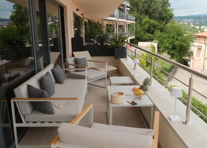 Apartmán Zora - Free Swimming Pool And Garage Parking