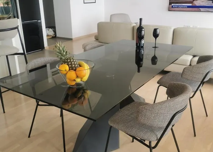 Zora - Free Swimming Pool And Garage Parking Appartamento *