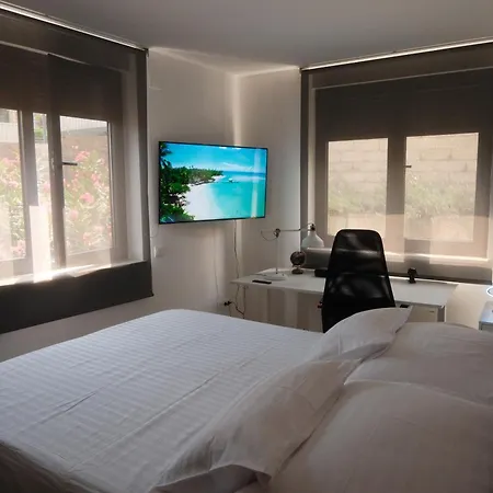 Zora - Free Swimming Pool And Garage Parking Apartamento