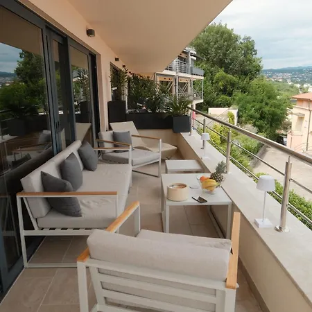 Apartamento Zora - Free Swimming Pool And Garage Parking
